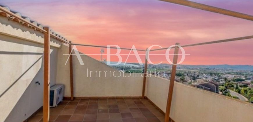 Exclusivo pareado con Vistas Panorámicas en Caleta de Vélez